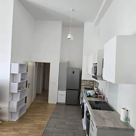 3 Bright Rooms, 2 Bathrooms, 10 Minutes From Paris * Asnières